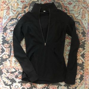 Lululemon size 2 long sleeve with zipper